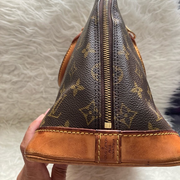 Authentic Louis Vuitton Alma - Picture 8 of 15
